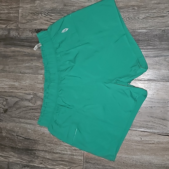 Free People Movement cargo shorts green lightweight 💚 nwot B23 - Picture 2 of 6